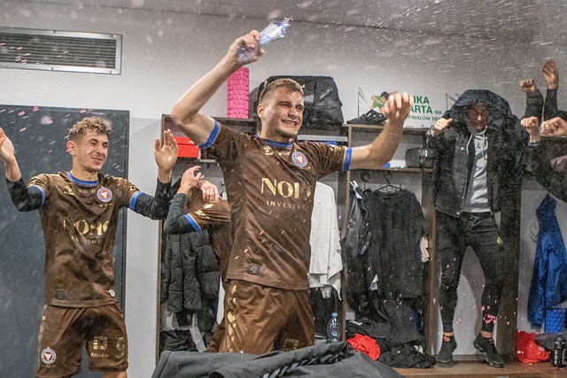 不仅是对过 不仅是对过